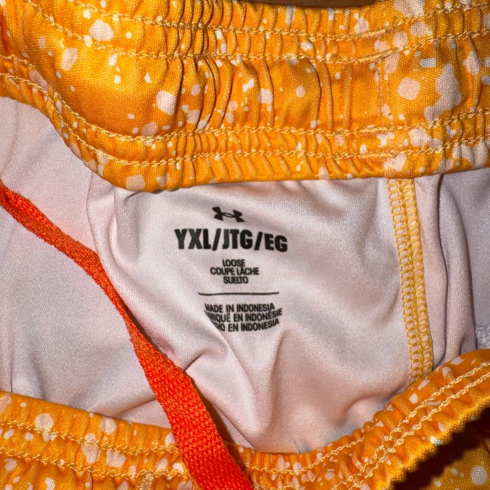 Under Armour Boys Speckled Orange Athletic Shorts - Picture 2 of 4